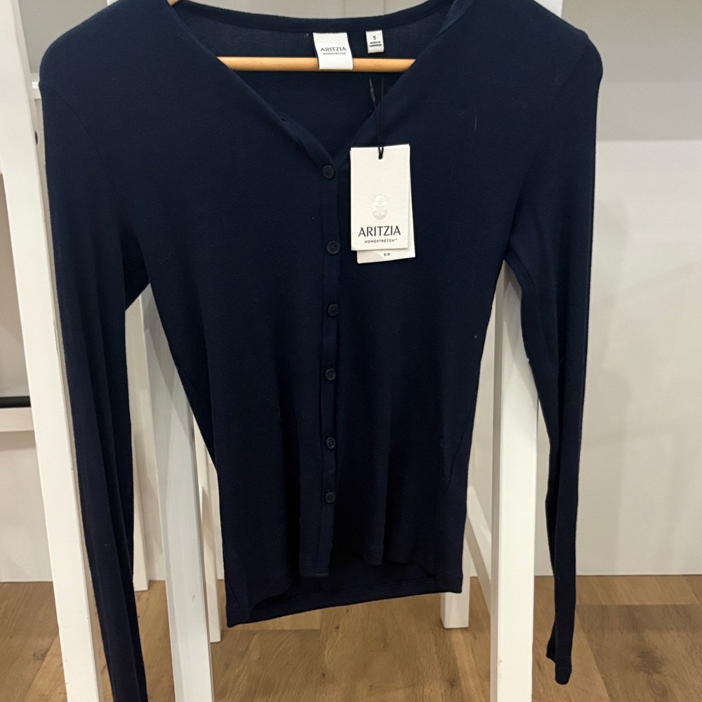 Aritzia Navy Long-Sleeve Button Cardigan size small BNWT. Fast ship